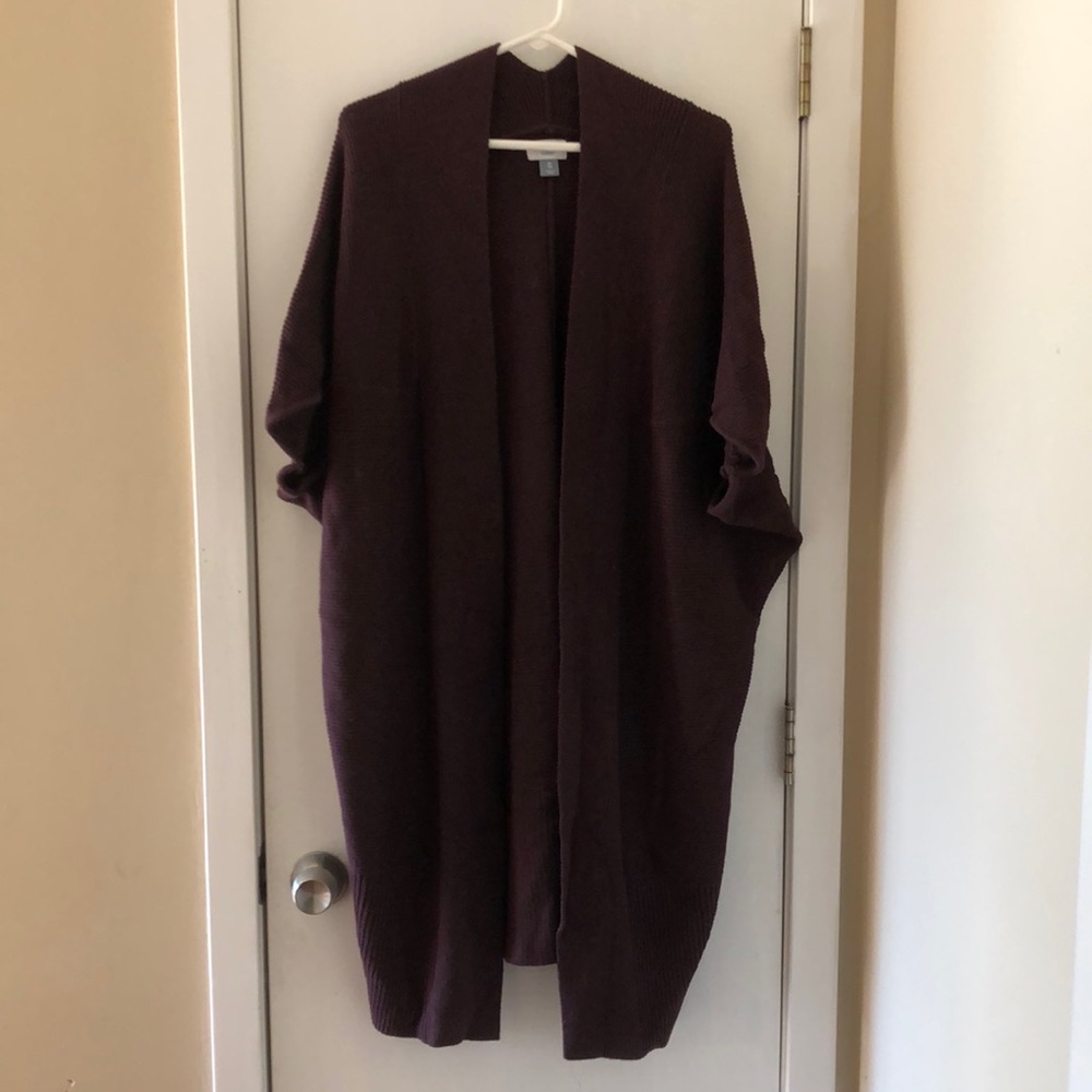 Short sleeve cocoon sweater.
